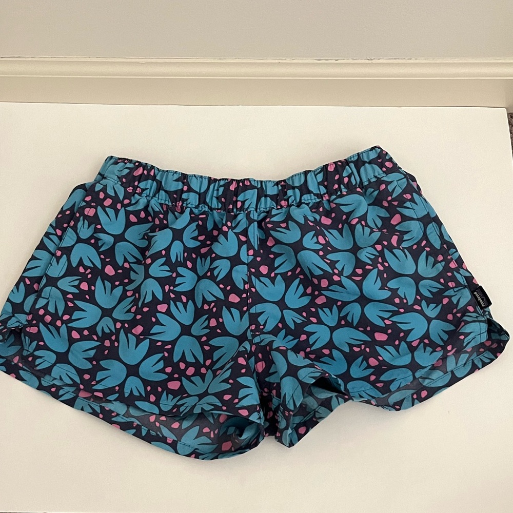 Patagonia Womens Small Barely Baggies 2.5" Shorts Pollen Confetti Dolomite Blue
